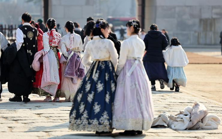 Foreign tourists to South Korea rebounded to 63% of pre-pandemic levels last year