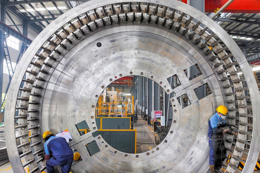 China's factory activity rebounds slightly in January