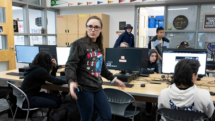 UNM College of Education and Human Sciences alumni receive 2023 Milken Educator Award: UNM Newsroom