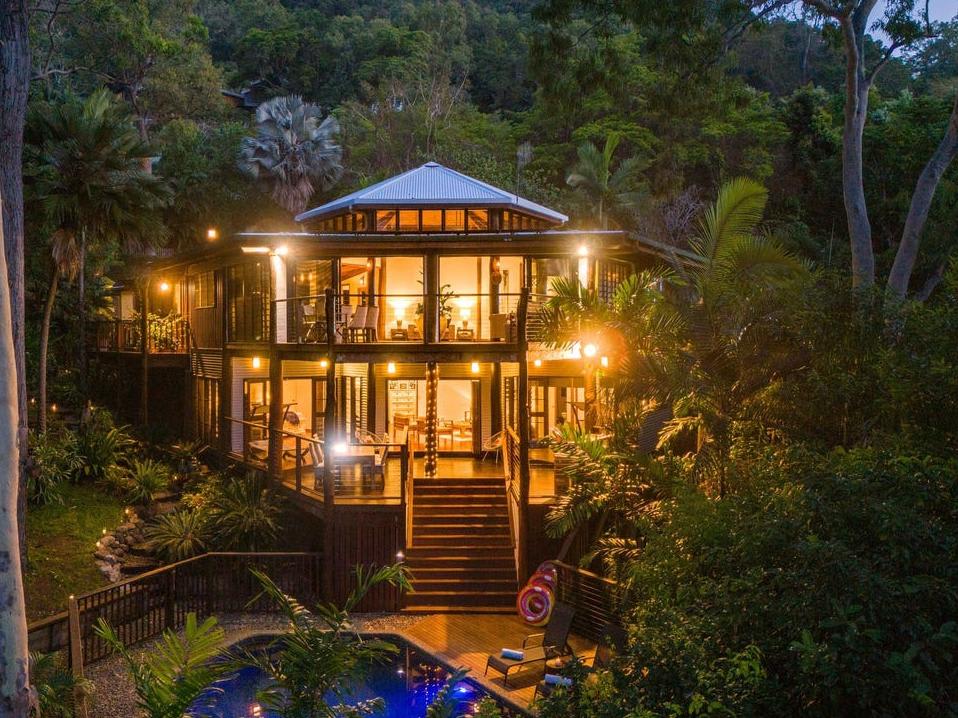 Luxurious rainforest 'treehouse' to be auctioned at FNQ