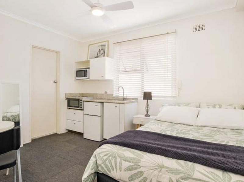 'Shoebox': Tiny Bondi Beach units sold at crazy prices