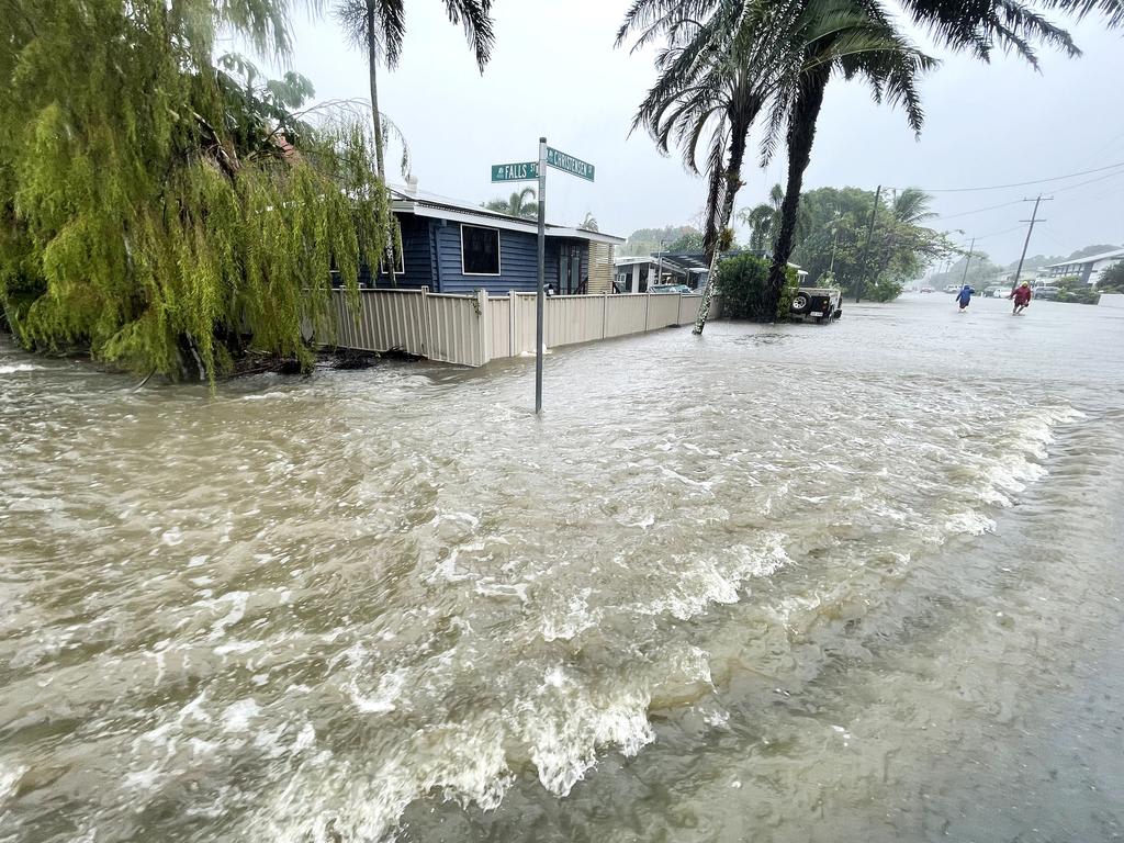 Flood impact: 'derelict' properties in northern Queensland go on the market
