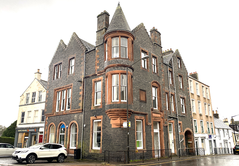 'Impressive' Moffat building marketed as mixed-use investment