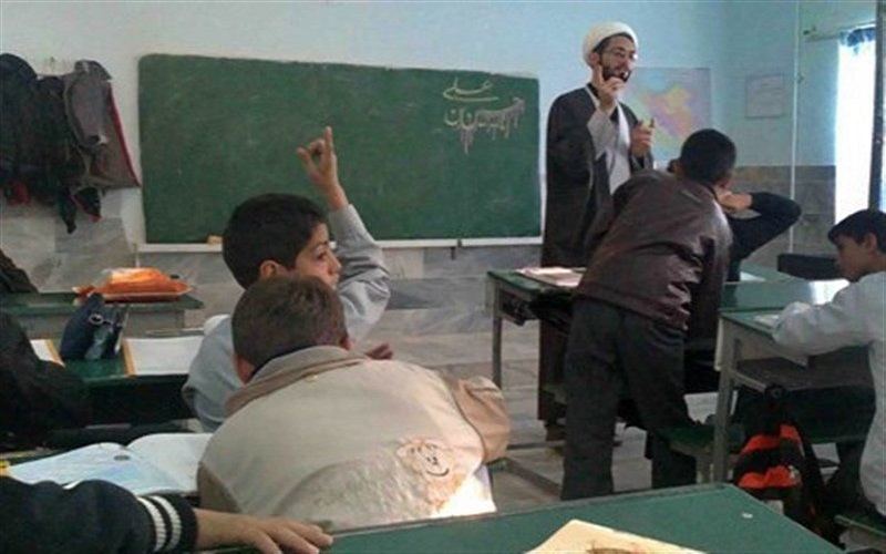 The impact of seminary scholarship on Iranian education: An investigation into the plummeting student GPAs